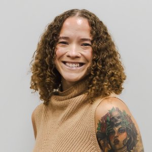 Photo of a smiling Rashonna Thomas