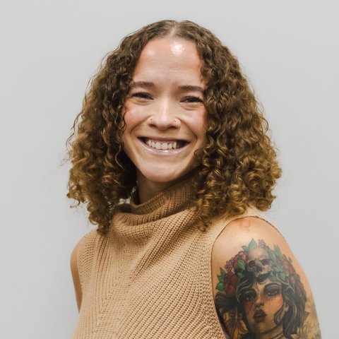 Photo of a smiling Rashonna Thomas